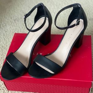 Kelly & Kate Hailee Sandals